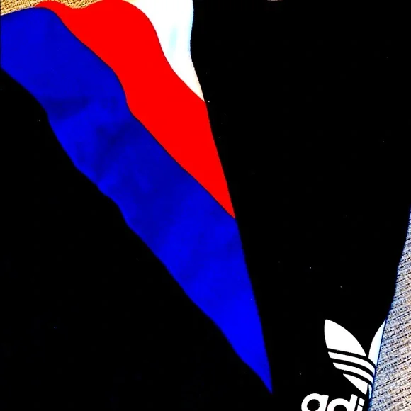 LOOSE FITRARE ADIDAS ‘NEVA CREW’ SWEATSHIRTUNISEX